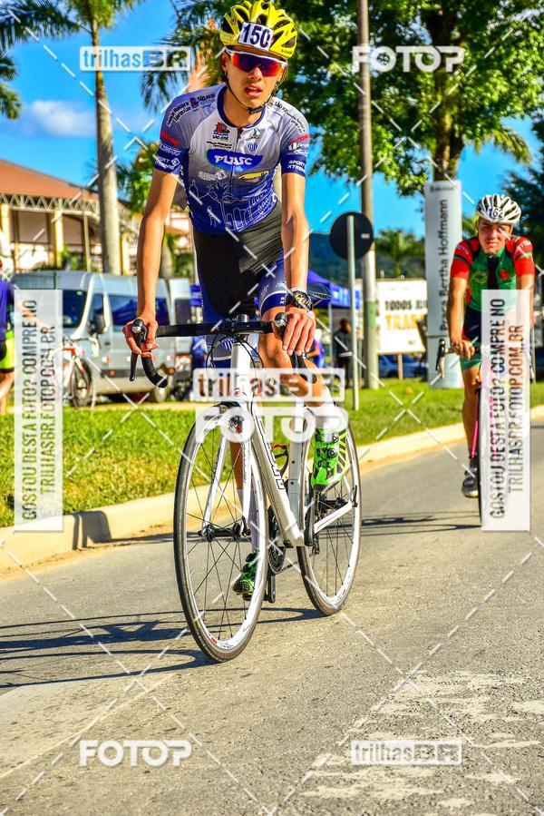 Buy your photos of the event11 Volta Ciclstica de Brusque on Fotop