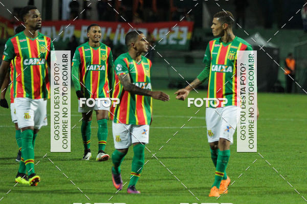 Buy your photos of the eventCampeonato Brasileiro - Sampaio Corr�a x Curitiba on Fotop