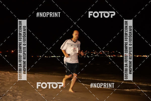 Buy your photos of the eventNIGHT RUN ICARA� BEACH - 6� EDI��O - NITER�I RJ on Fotop