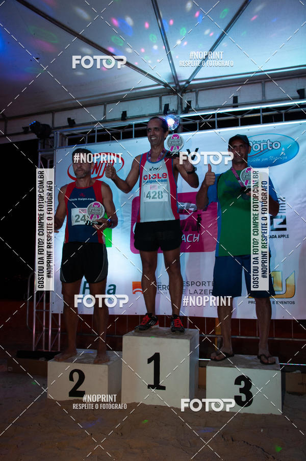 Buy your photos of the eventNIGHT RUN ICARA� BEACH - 6� EDI��O - NITER�I RJ on Fotop