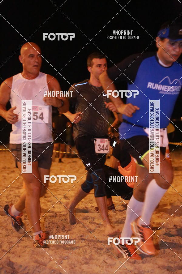 Buy your photos of the eventNIGHT RUN ICARA� BEACH - 6� EDI��O - NITER�I RJ on Fotop