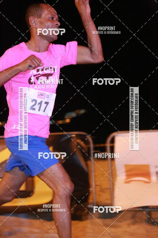 Buy your photos of the eventNIGHT RUN ICARA� BEACH - 6� EDI��O - NITER�I RJ on Fotop