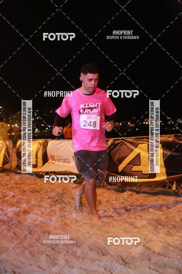 Buy your photos of the eventNIGHT RUN ICARA� BEACH - 6� EDI��O - NITER�I RJ on Fotop