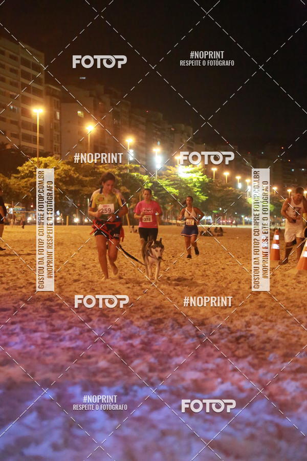 Buy your photos of the eventNIGHT RUN ICARA� BEACH - 6� EDI��O - NITER�I RJ on Fotop