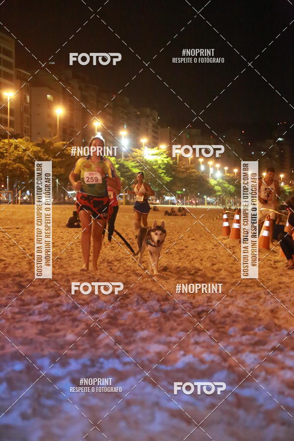 Buy your photos of the eventNIGHT RUN ICARA� BEACH - 6� EDI��O - NITER�I RJ on Fotop