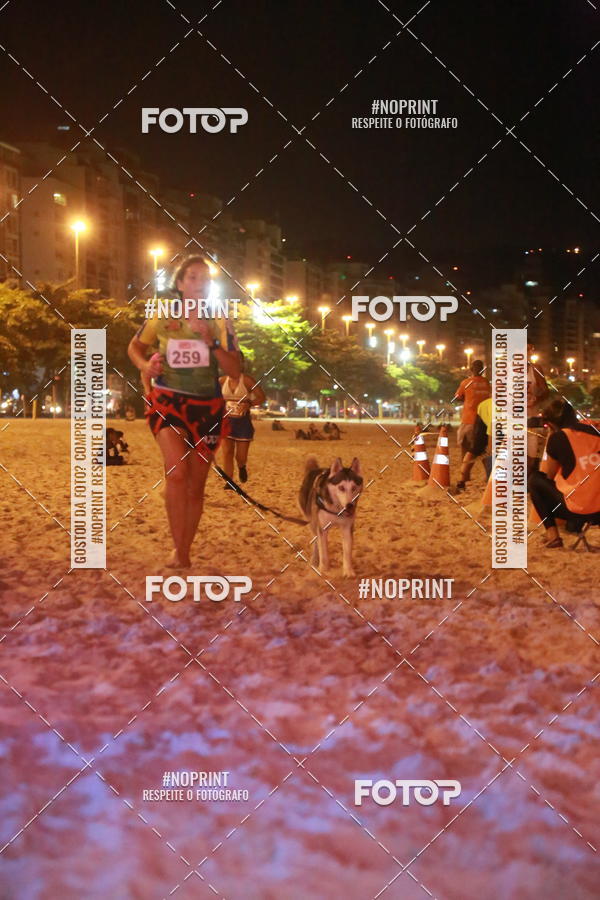 Buy your photos of the eventNIGHT RUN ICARA� BEACH - 6� EDI��O - NITER�I RJ on Fotop