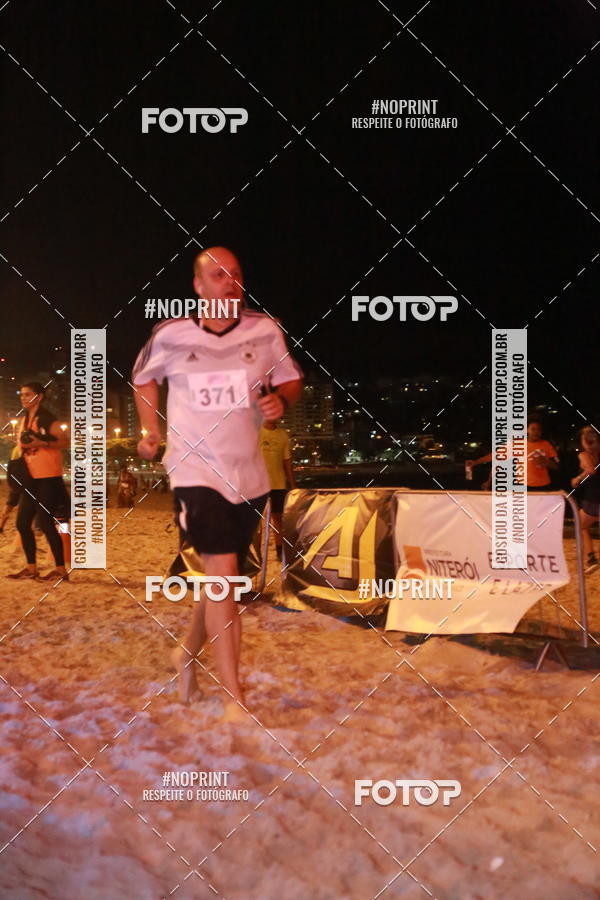 Buy your photos of the eventNIGHT RUN ICARA� BEACH - 6� EDI��O - NITER�I RJ on Fotop