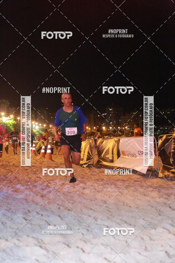 Buy your photos of the eventNIGHT RUN ICARA� BEACH - 6� EDI��O - NITER�I RJ on Fotop