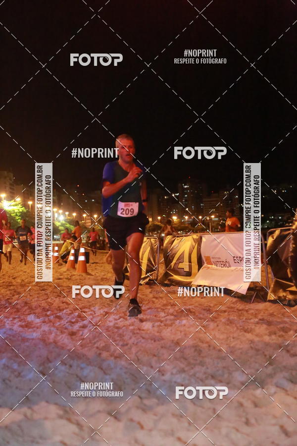 Buy your photos of the eventNIGHT RUN ICARA� BEACH - 6� EDI��O - NITER�I RJ on Fotop
