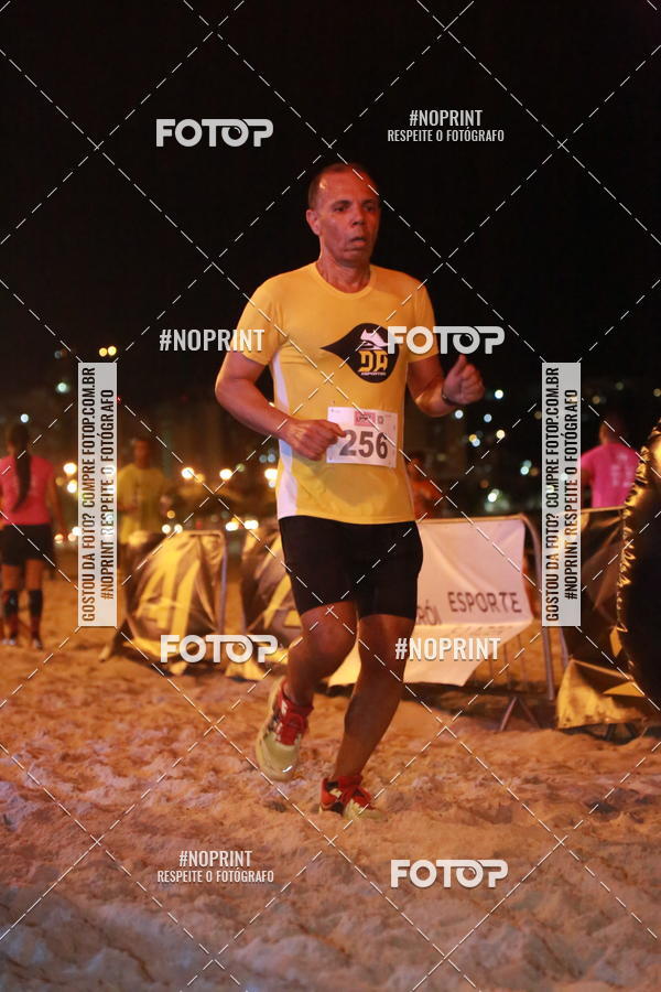 Buy your photos of the eventNIGHT RUN ICARA� BEACH - 6� EDI��O - NITER�I RJ on Fotop