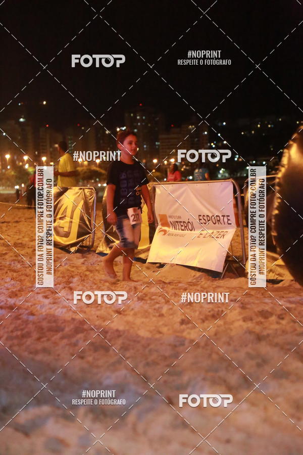 Buy your photos of the eventNIGHT RUN ICARA� BEACH - 6� EDI��O - NITER�I RJ on Fotop