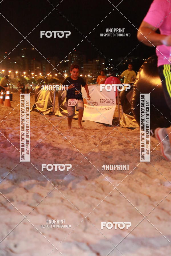 Buy your photos of the eventNIGHT RUN ICARA� BEACH - 6� EDI��O - NITER�I RJ on Fotop