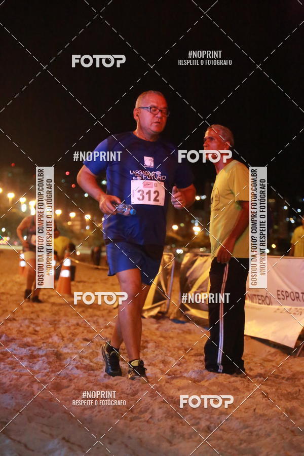 Buy your photos of the eventNIGHT RUN ICARA� BEACH - 6� EDI��O - NITER�I RJ on Fotop