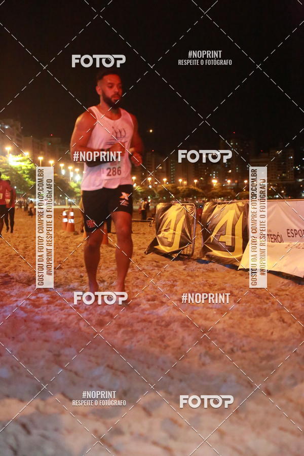 Buy your photos of the eventNIGHT RUN ICARA� BEACH - 6� EDI��O - NITER�I RJ on Fotop