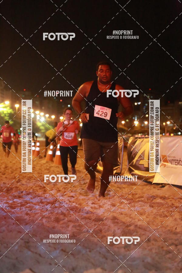 Buy your photos of the eventNIGHT RUN ICARA� BEACH - 6� EDI��O - NITER�I RJ on Fotop