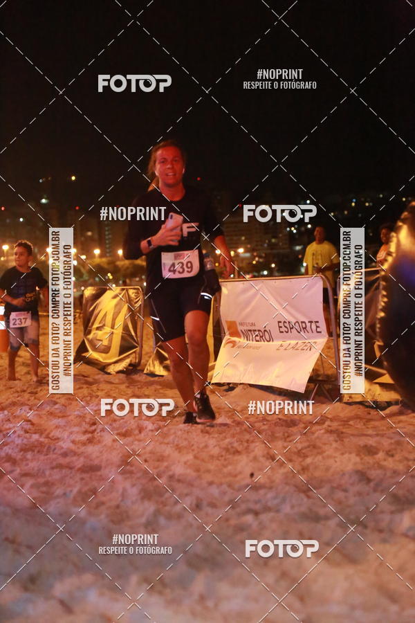 Buy your photos of the eventNIGHT RUN ICARA� BEACH - 6� EDI��O - NITER�I RJ on Fotop