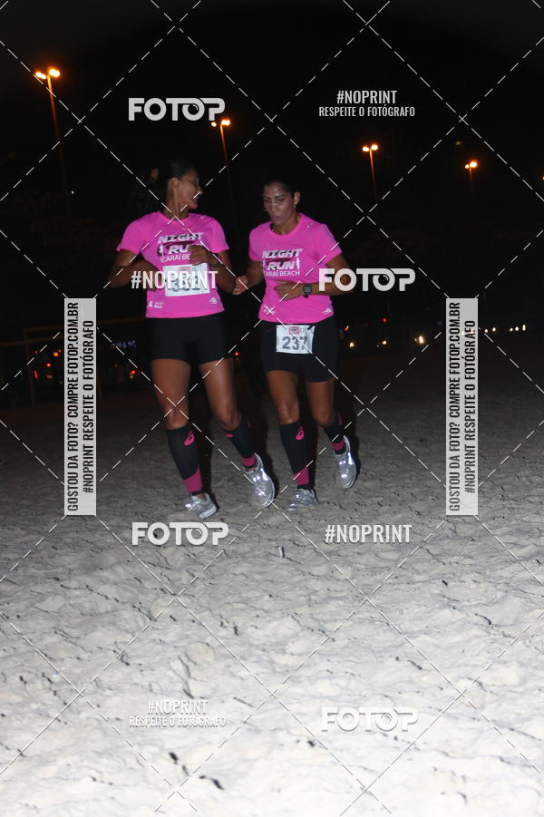 Buy your photos of the eventNIGHT RUN ICARA� BEACH - 6� EDI��O - NITER�I RJ on Fotop