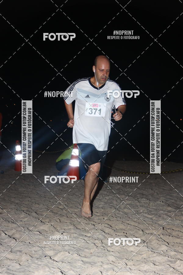 Buy your photos of the eventNIGHT RUN ICARA� BEACH - 6� EDI��O - NITER�I RJ on Fotop