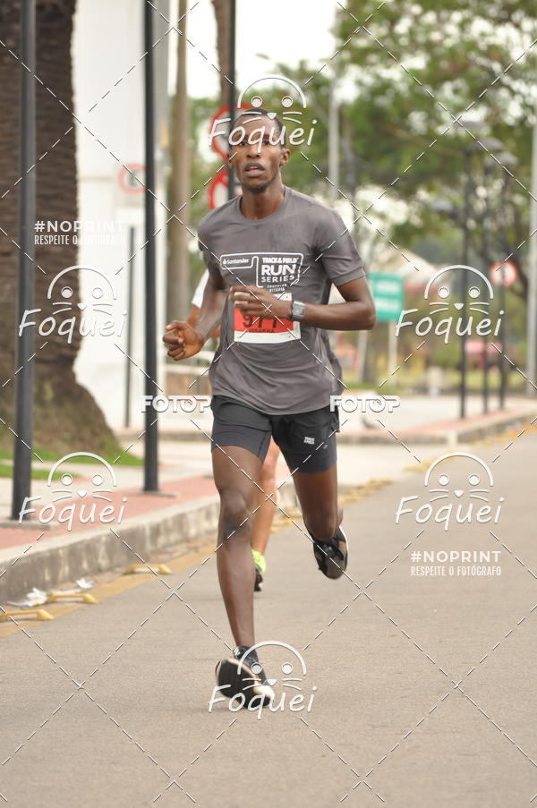Buy your photos of the eventSantander Track&Field  Run Series - Shopping Vitria on Fotop