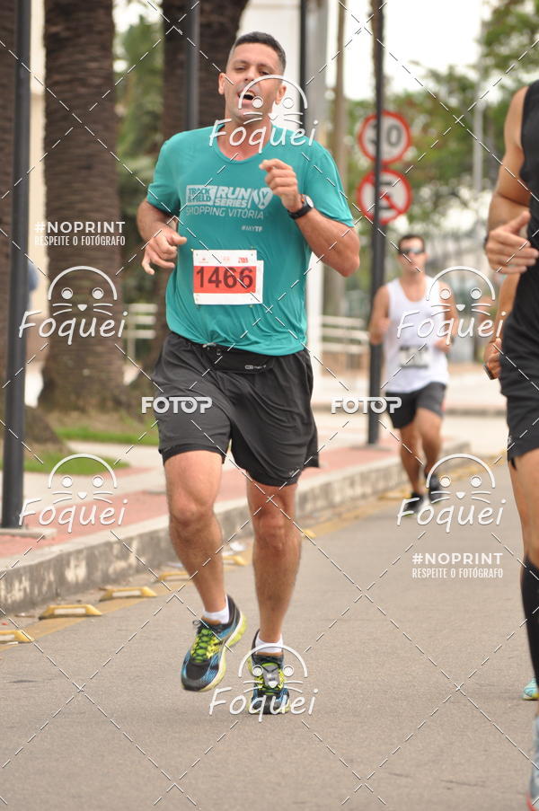 Buy your photos of the eventSantander Track&Field  Run Series - Shopping Vitria on Fotop