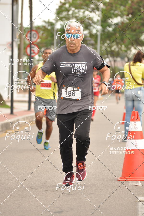 Buy your photos of the eventSantander Track&Field  Run Series - Shopping Vitria on Fotop