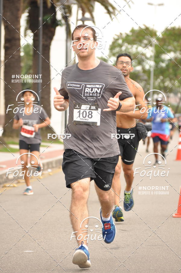 Buy your photos of the eventSantander Track&Field  Run Series - Shopping Vitria on Fotop