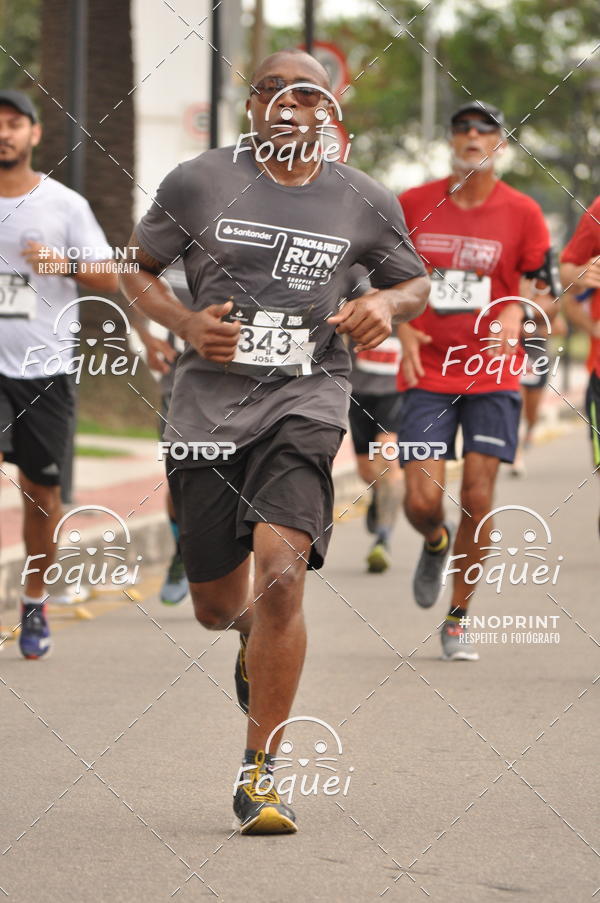 Buy your photos of the eventSantander Track&Field  Run Series - Shopping Vitria on Fotop