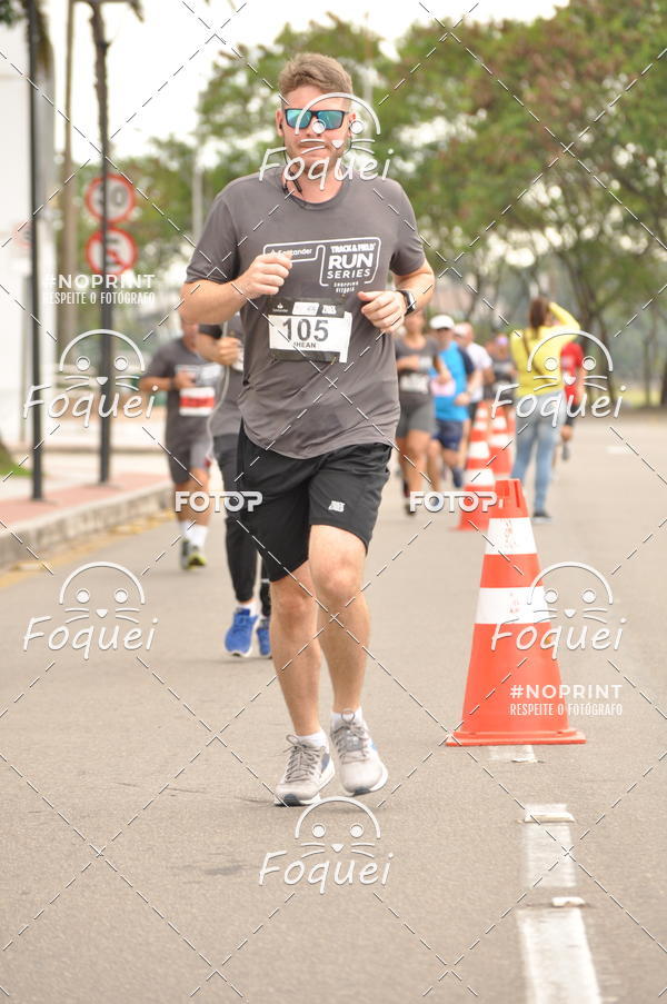 Buy your photos of the eventSantander Track&Field  Run Series - Shopping Vitria on Fotop