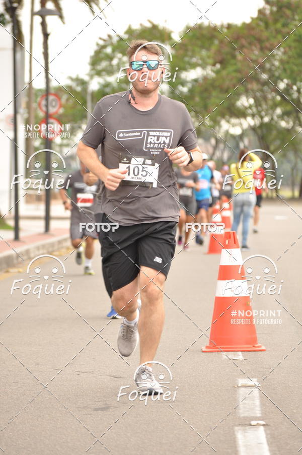 Buy your photos of the eventSantander Track&Field  Run Series - Shopping Vitria on Fotop