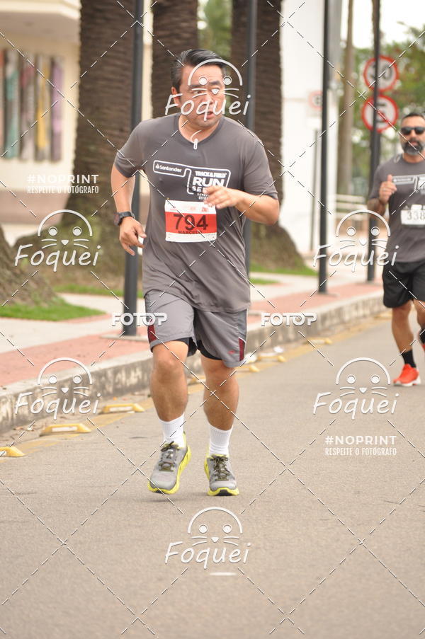 Buy your photos of the eventSantander Track&Field  Run Series - Shopping Vitria on Fotop