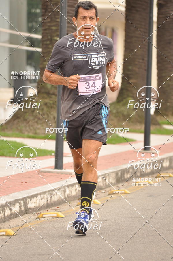 Buy your photos of the eventSantander Track&Field  Run Series - Shopping Vitria on Fotop
