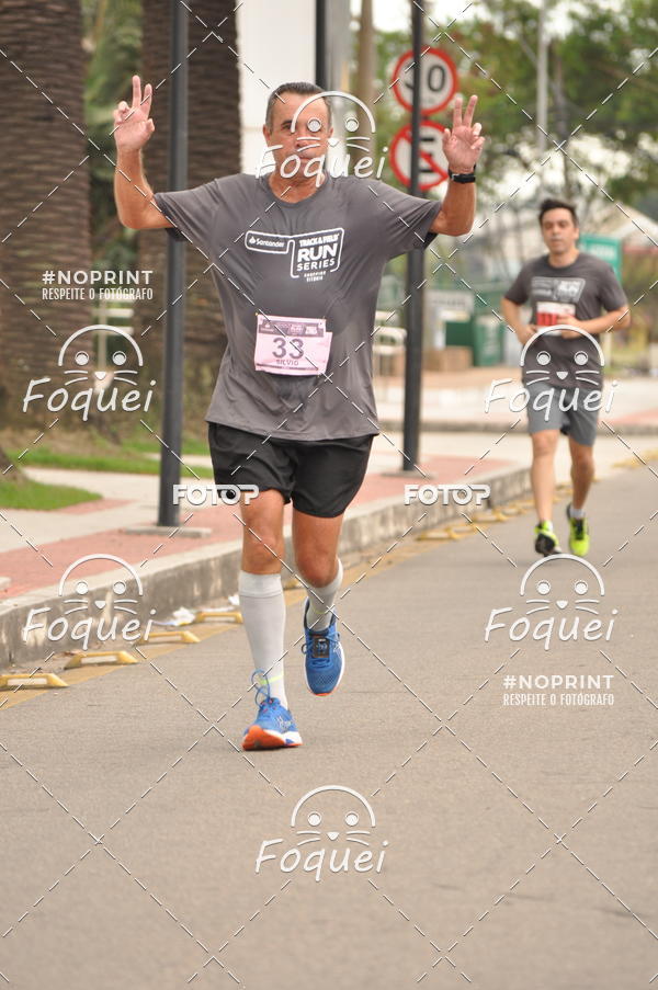 Buy your photos of the eventSantander Track&Field  Run Series - Shopping Vitria on Fotop