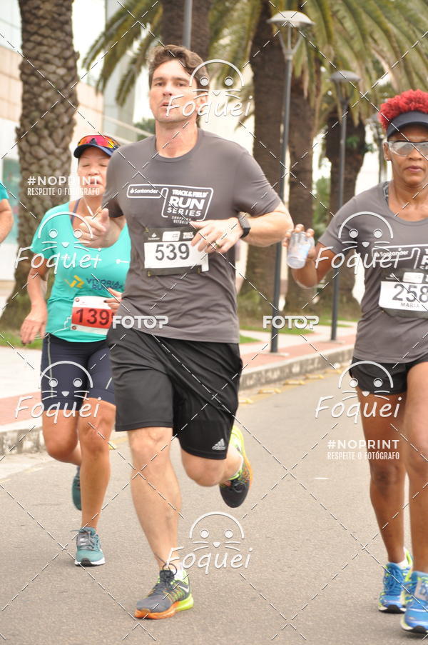Buy your photos of the eventSantander Track&Field  Run Series - Shopping Vitria on Fotop