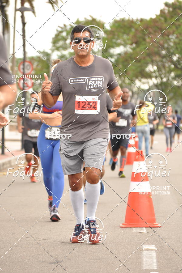 Buy your photos of the eventSantander Track&Field  Run Series - Shopping Vitria on Fotop