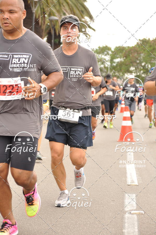 Buy your photos of the eventSantander Track&Field  Run Series - Shopping Vitria on Fotop