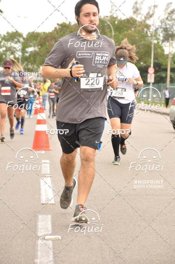 Buy your photos of the eventSantander Track&Field  Run Series - Shopping Vitria on Fotop