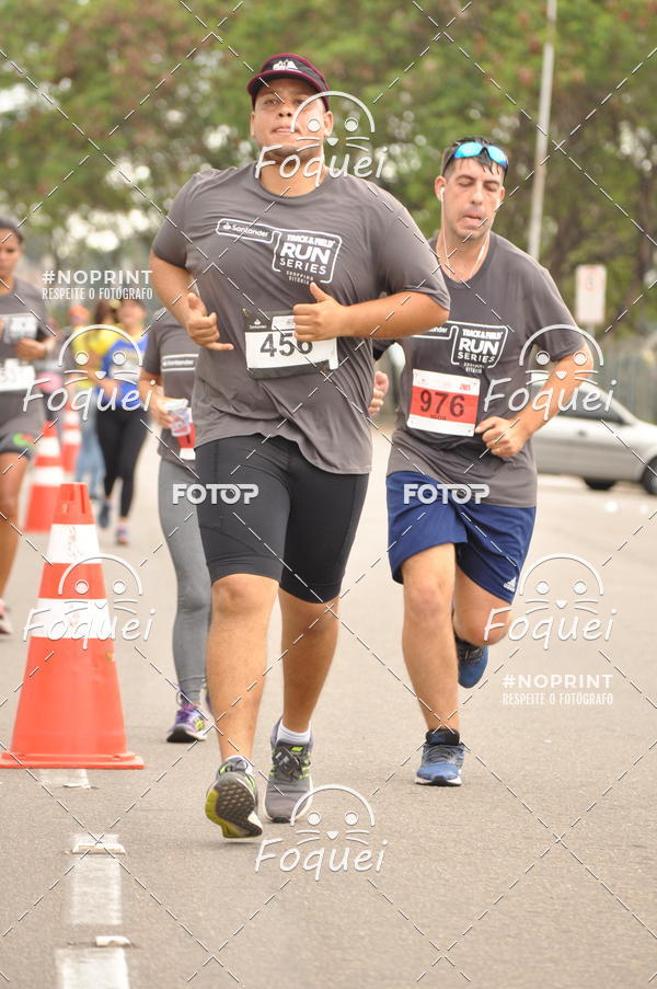 Buy your photos of the eventSantander Track&Field  Run Series - Shopping Vitria on Fotop