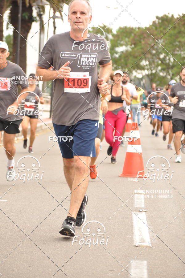 Buy your photos of the eventSantander Track&Field  Run Series - Shopping Vitria on Fotop