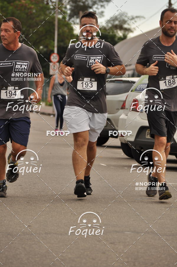 Buy your photos of the eventSantander Track&Field  Run Series - Shopping Vitria on Fotop