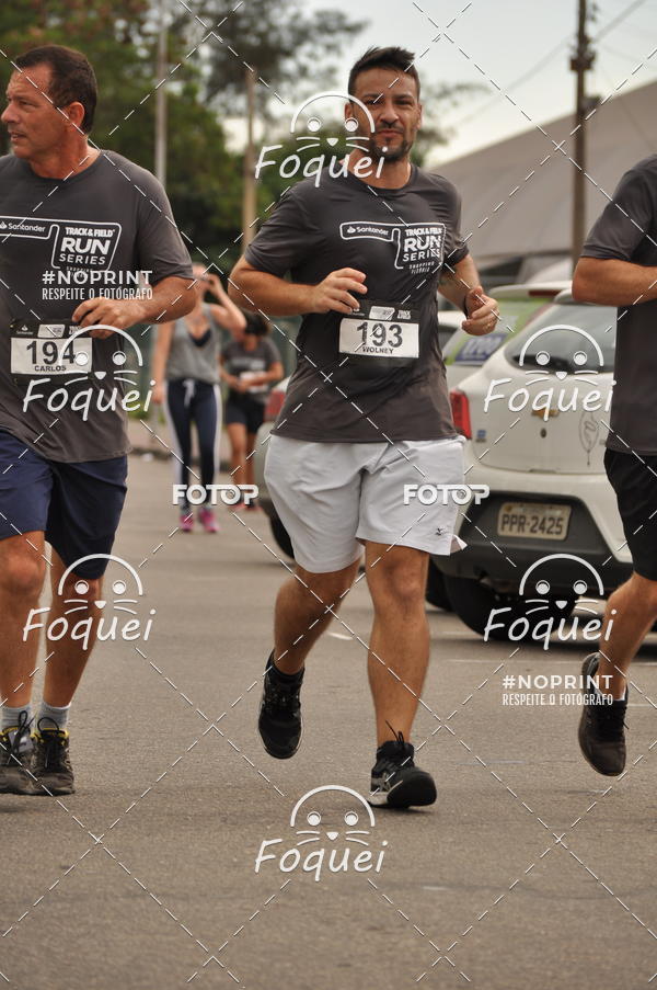 Buy your photos of the eventSantander Track&Field  Run Series - Shopping Vitria on Fotop