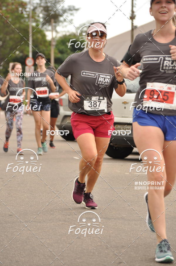 Buy your photos of the eventSantander Track&Field  Run Series - Shopping Vitria on Fotop