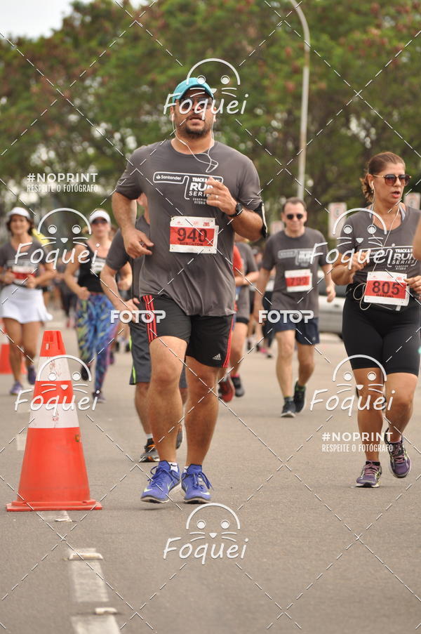 Buy your photos of the eventSantander Track&Field  Run Series - Shopping Vitria on Fotop