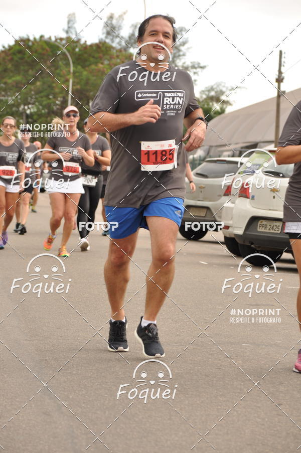 Buy your photos of the eventSantander Track&Field  Run Series - Shopping Vitria on Fotop