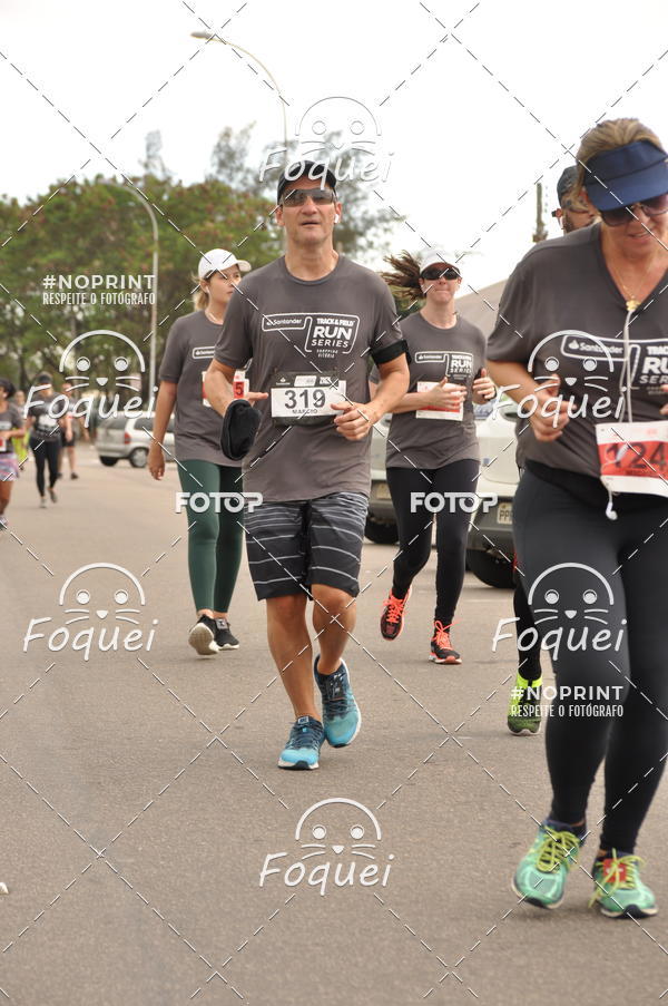 Buy your photos of the eventSantander Track&Field  Run Series - Shopping Vitria on Fotop