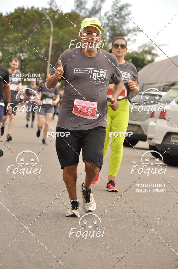 Buy your photos of the eventSantander Track&Field  Run Series - Shopping Vitria on Fotop