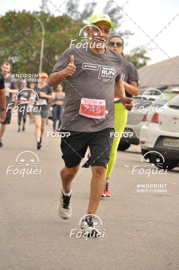 Buy your photos of the eventSantander Track&Field  Run Series - Shopping Vitria on Fotop