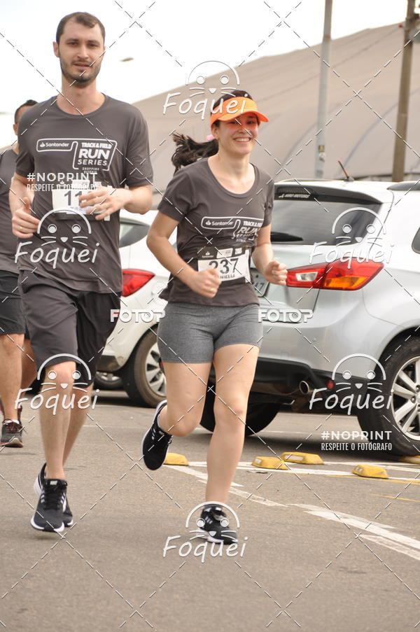 Buy your photos of the eventSantander Track&Field  Run Series - Shopping Vitria on Fotop