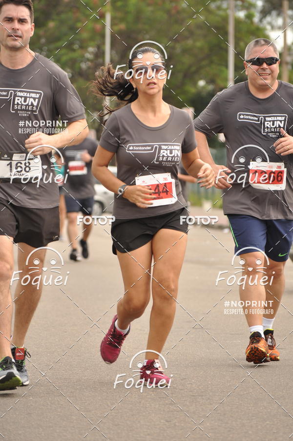 Buy your photos of the eventSantander Track&Field  Run Series - Shopping Vitria on Fotop