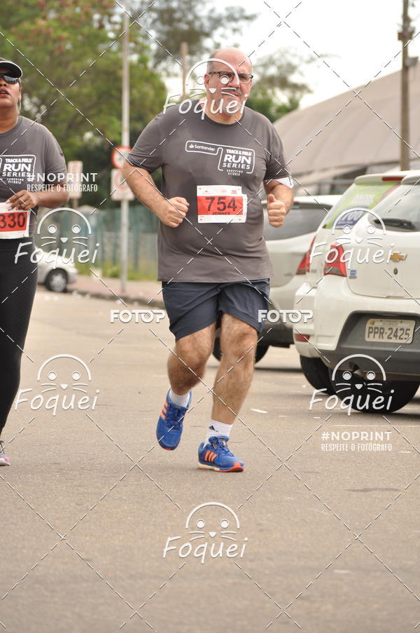 Buy your photos of the eventSantander Track&Field  Run Series - Shopping Vitria on Fotop