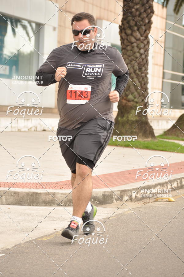 Buy your photos of the eventSantander Track&Field  Run Series - Shopping Vitria on Fotop